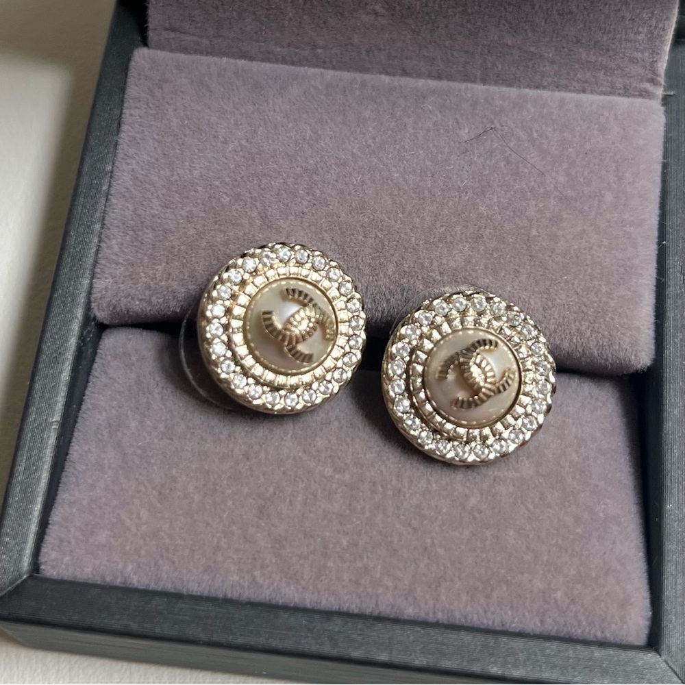 CHANEL CC Pearl and Crystal Round Earrings